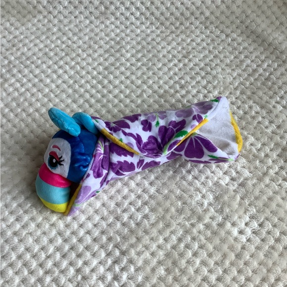 Cutetitos Islanditos Vasuc Fun Toucanito Plush Bird Stuffed Animal Toy with Wrap - Picture 2 of 14